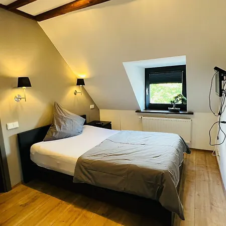 Rheinlaender Seehotel * 레버쿠젠